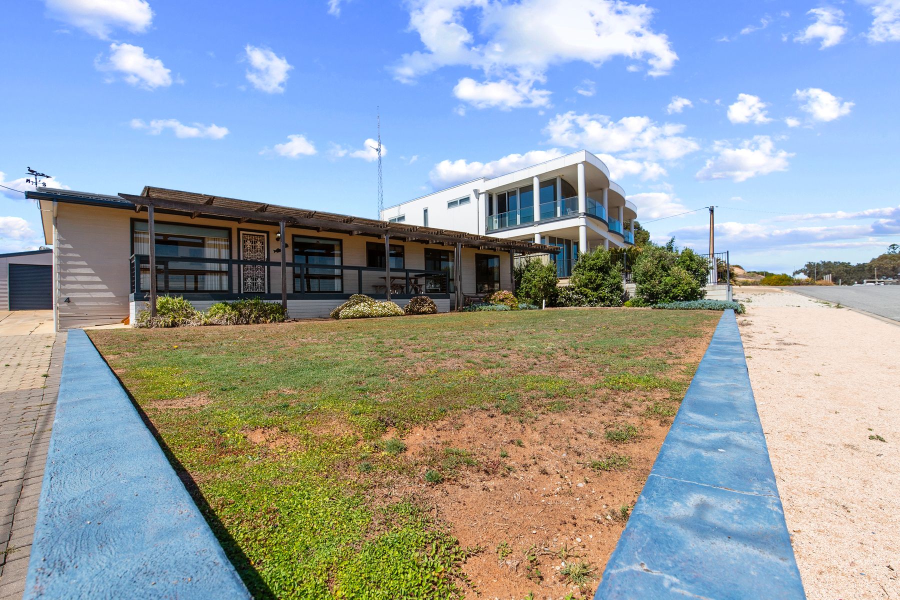 4 Marine Parade, Moonta Bay - Image 1
