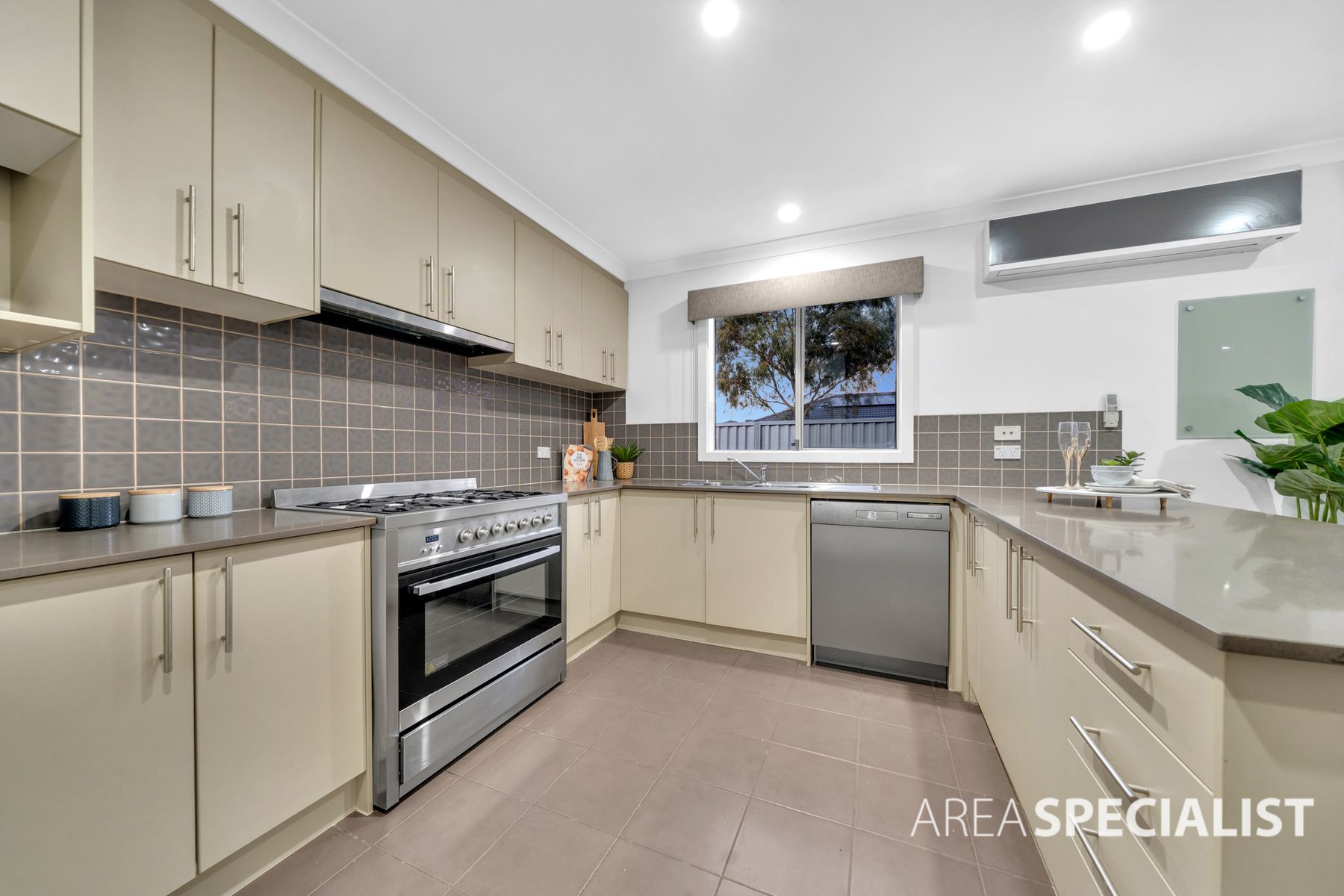 41 Statesman Circuit, Cranbourne East, VIC 3977, Cranbourne East - Thumbnail 8