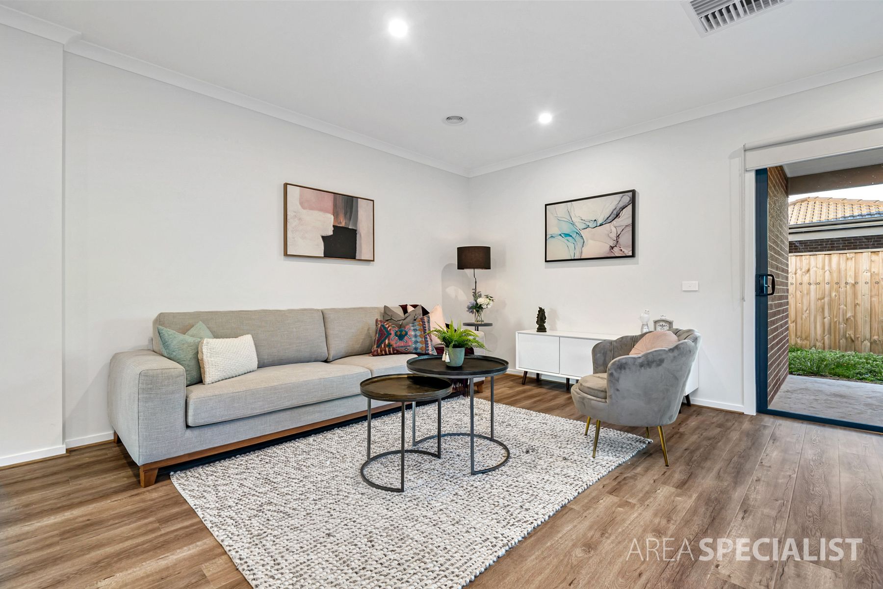 19 Lensing Street, Clyde North, VIC 3978, Clyde North - Thumbnail 2