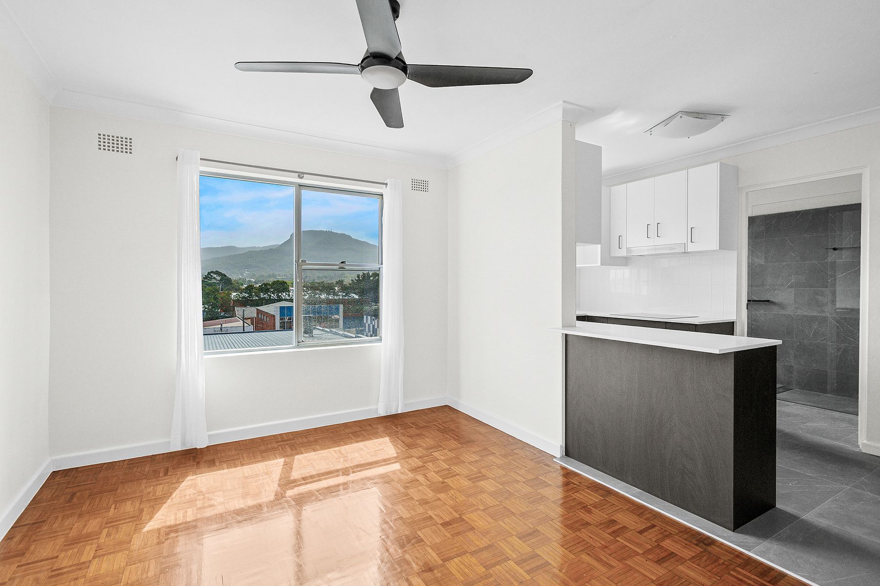 7/37 Edward Street, Wollongong NSW 2500, Wollongong - Thumbnail 2