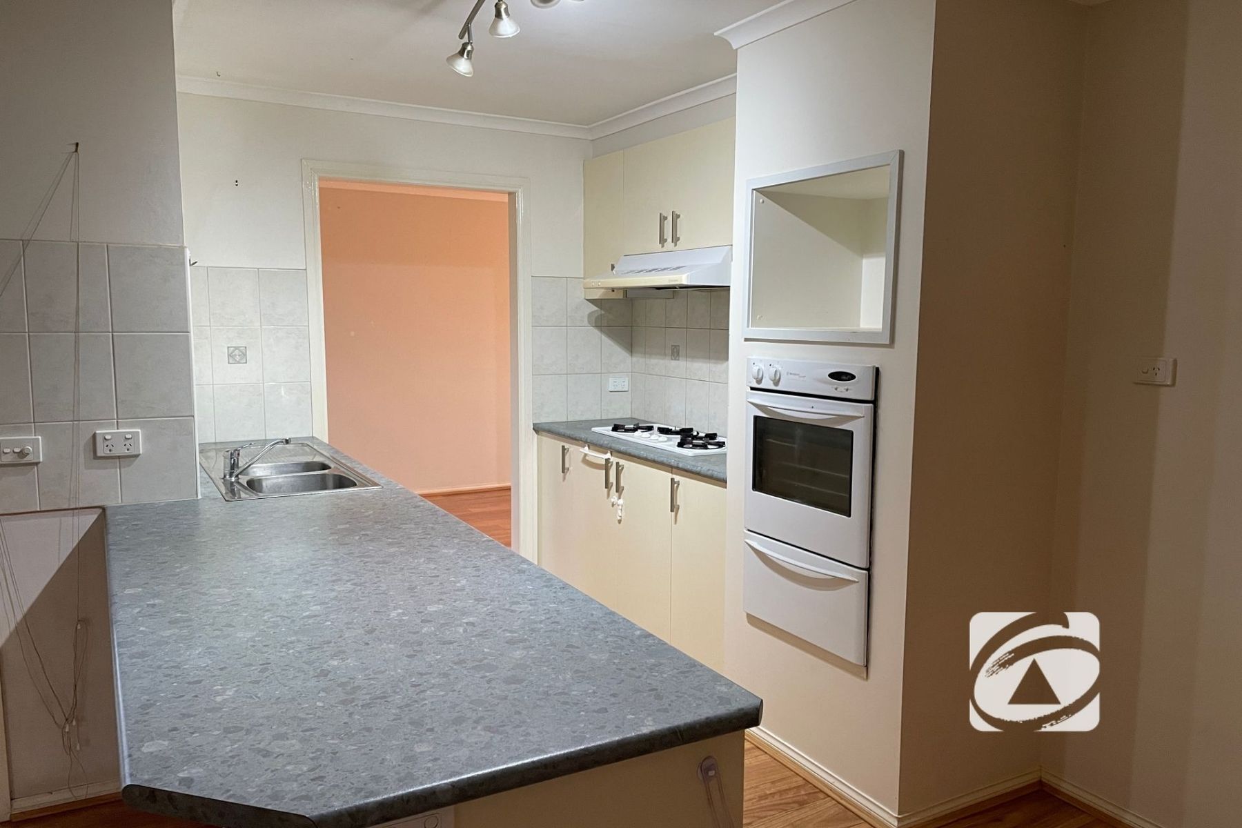 4 Jim Court, Berwick VIC 3806, Berwick - Thumbnail 2