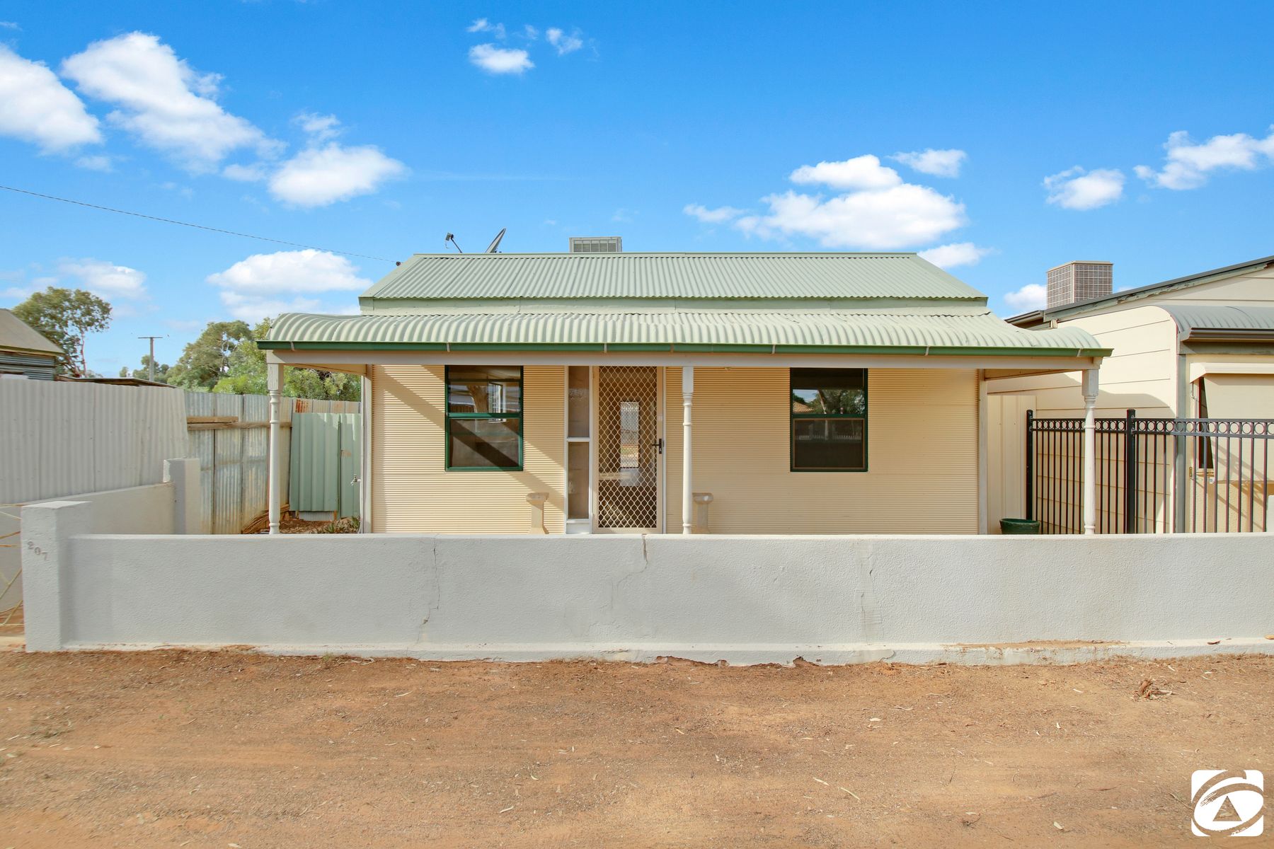 207 Cornish Street, Broken Hill NSW 2880, Broken Hill - Image 1