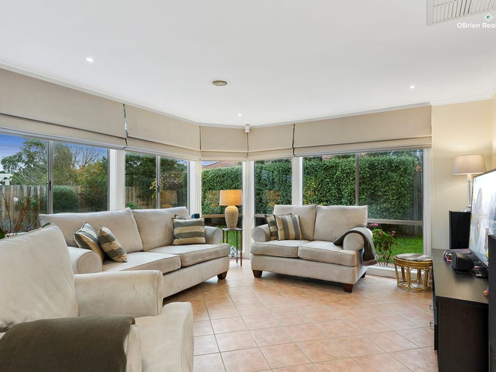 75 David Collins Drive, Endeavour Hills, VIC 3802, Endeavour Hills - Thumbnail 2