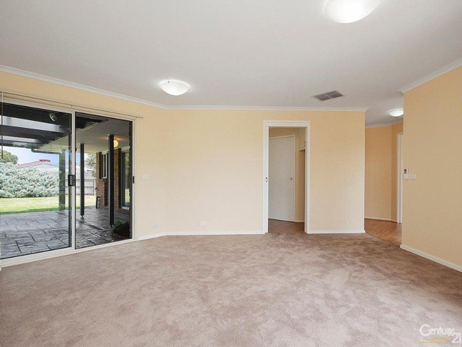 16 Rowen Court, Cranbourne North - Thumbnail 6