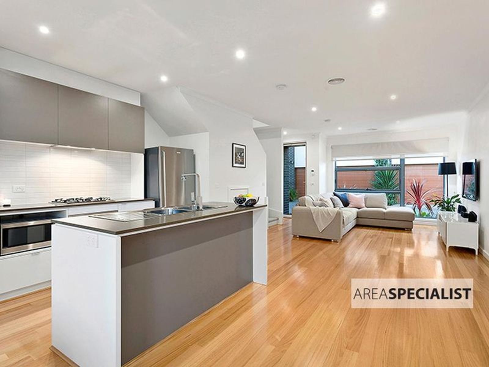 10 Croke Park Court, Mulgrave, VIC 3170, Mulgrave - Thumbnail 3