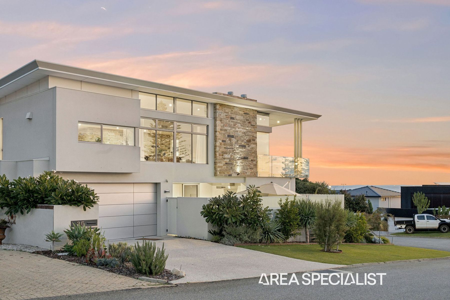 25 Dilkara Way, City Beach, City Beach - Thumbnail 2