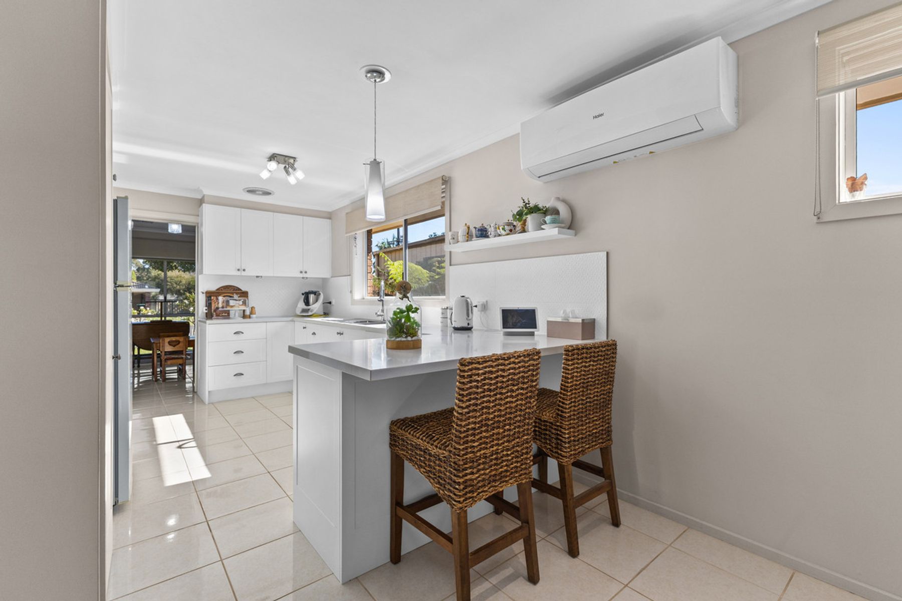 24 Swallow Grove, Traralgon VIC 3844, Traralgon - Thumbnail 2