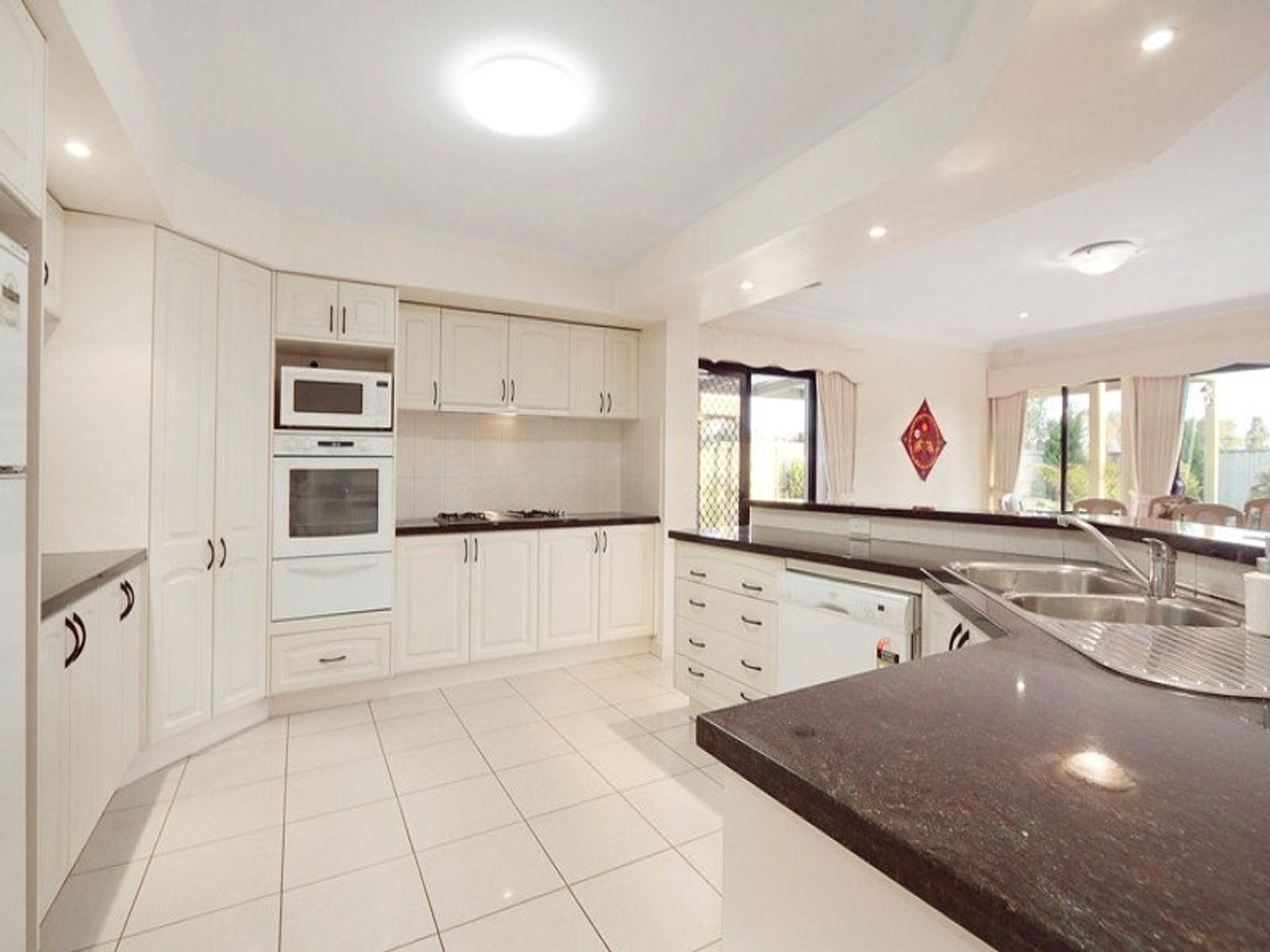 4 Lake King Circle, Waterways, VIC 3195, Waterways - Thumbnail 4