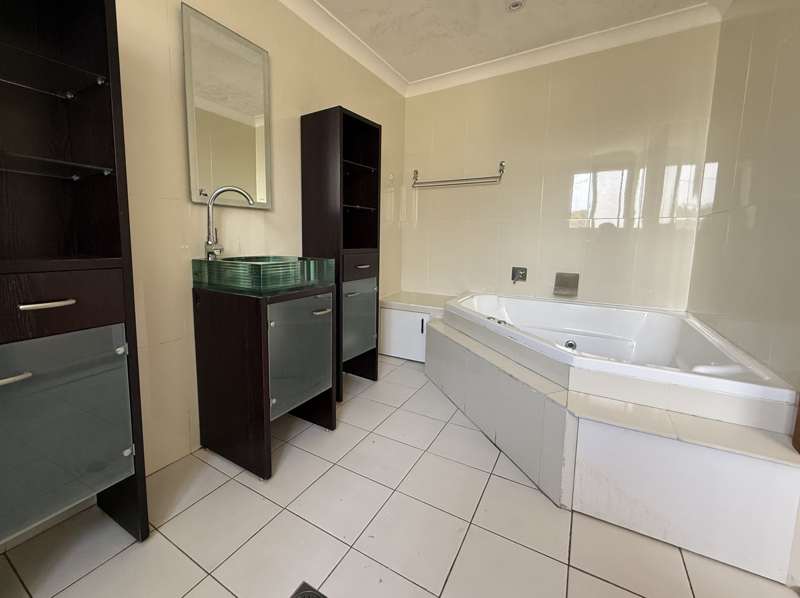 284 Gladstone Ave, Mount Saint Thomas NSW 2500, Mount Saint Thomas - Thumbnail 8