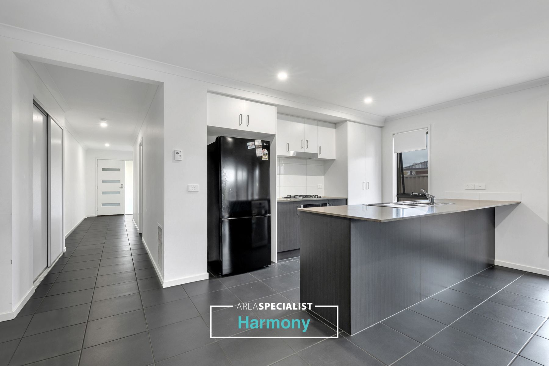 12 Ambervue Drive, Cobblebank, VIC 3338, Cobblebank - Thumbnail 5