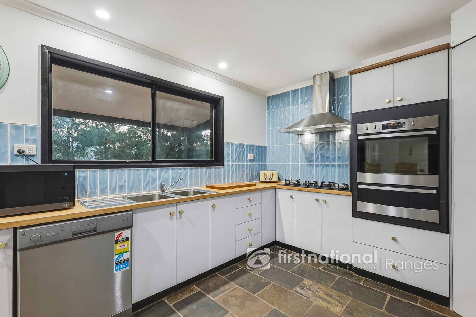 6 MacKenzie Street, Cockatoo VIC 3781, Cockatoo - Thumbnail 6