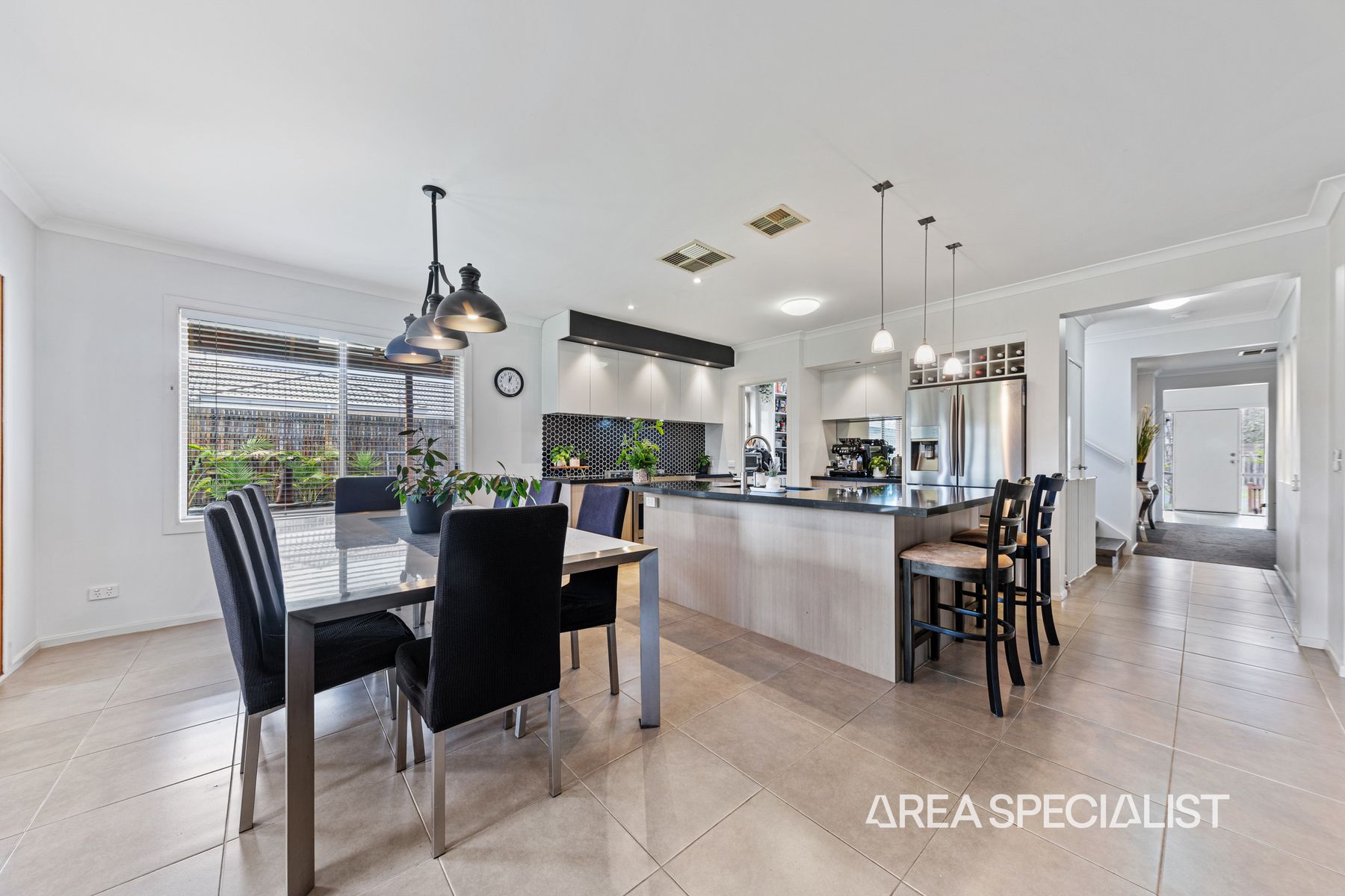 93 Livingstone Boulevard, Pakenham, VIC 3810, Pakenham - Thumbnail 3
