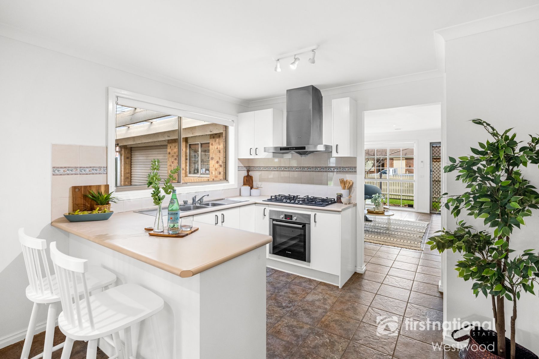 17 Kasem Drive, Werribee VIC 3030, Werribee - Thumbnail 2