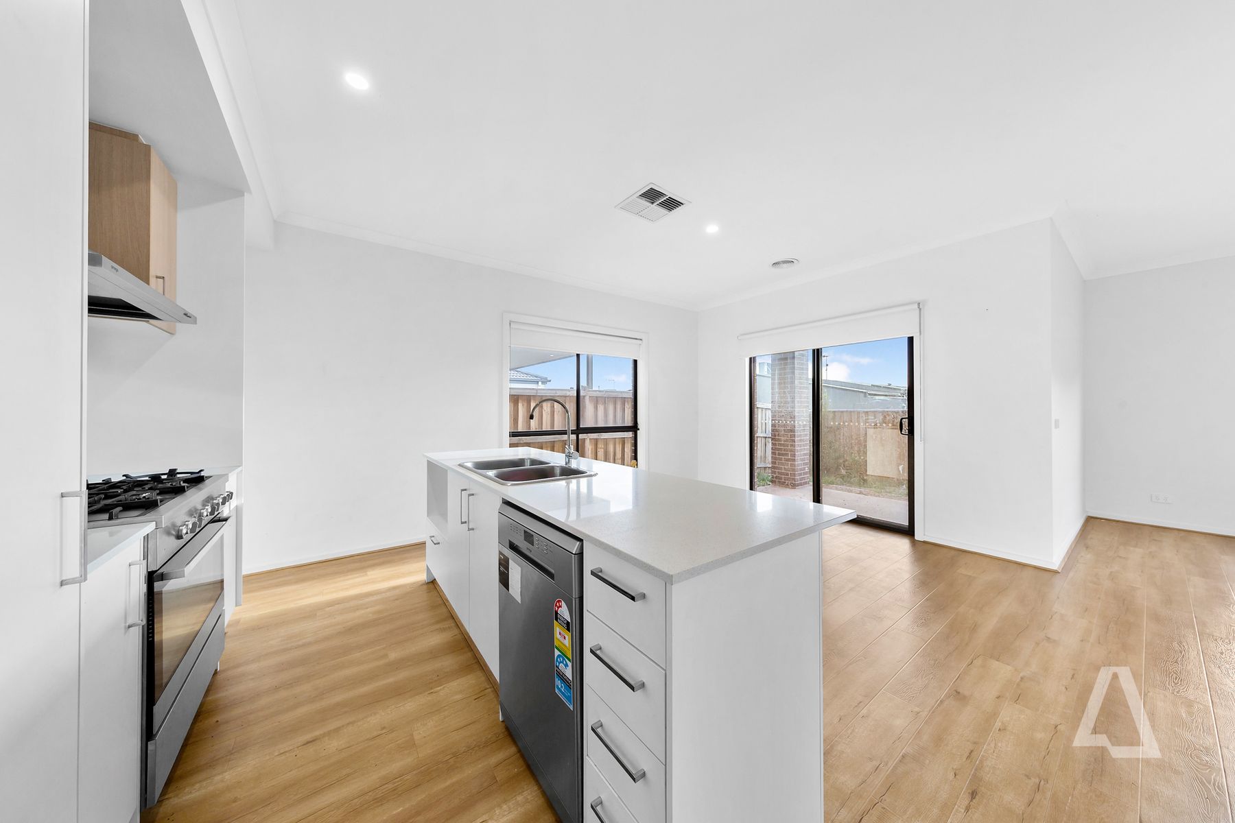115 Saric Street, Fraser Rise, VIC 3336, Fraser Rise - Thumbnail 5
