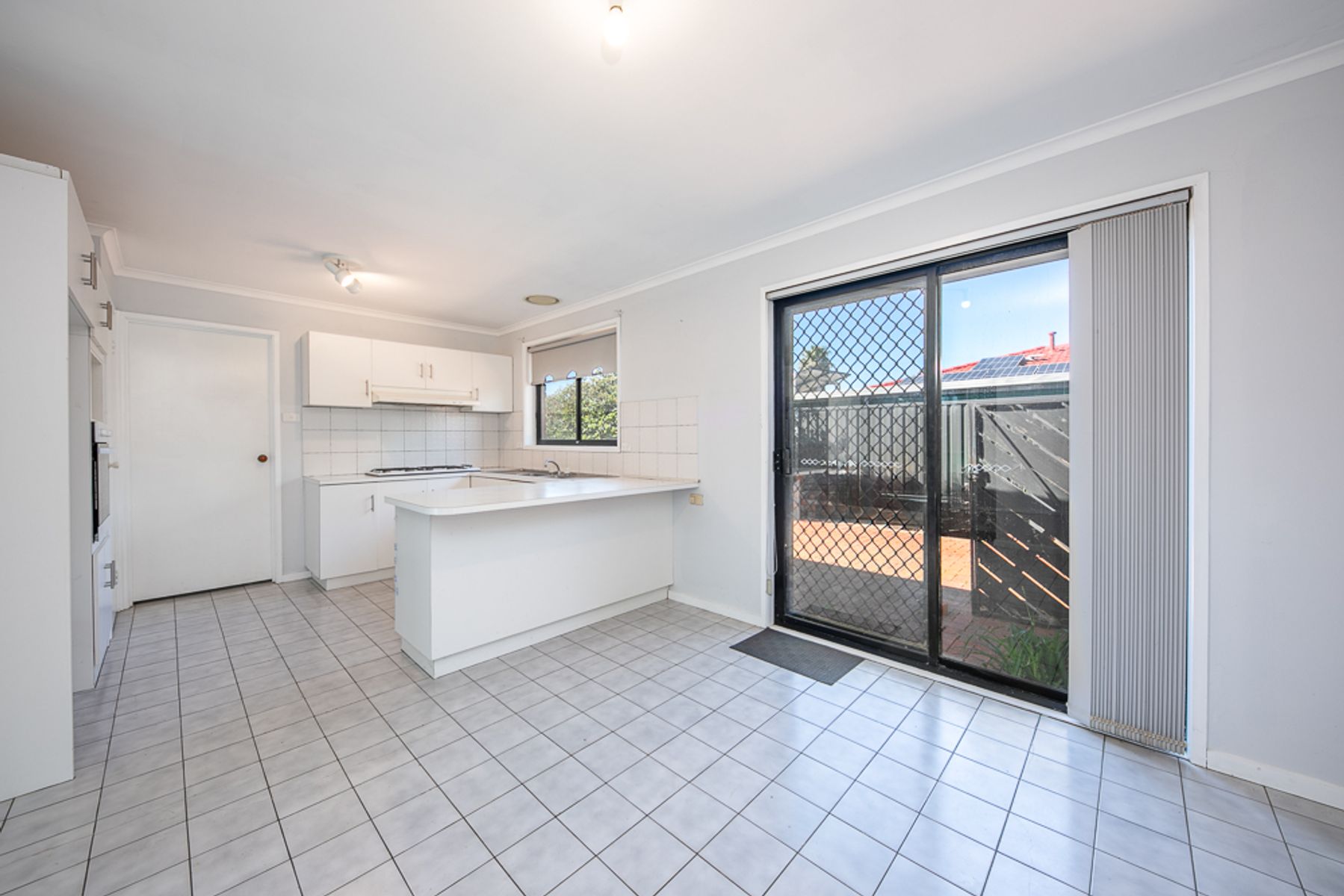 4 Sunbird Crescent, Hoppers Crossing VIC 3029, Hoppers Crossing - Thumbnail 2