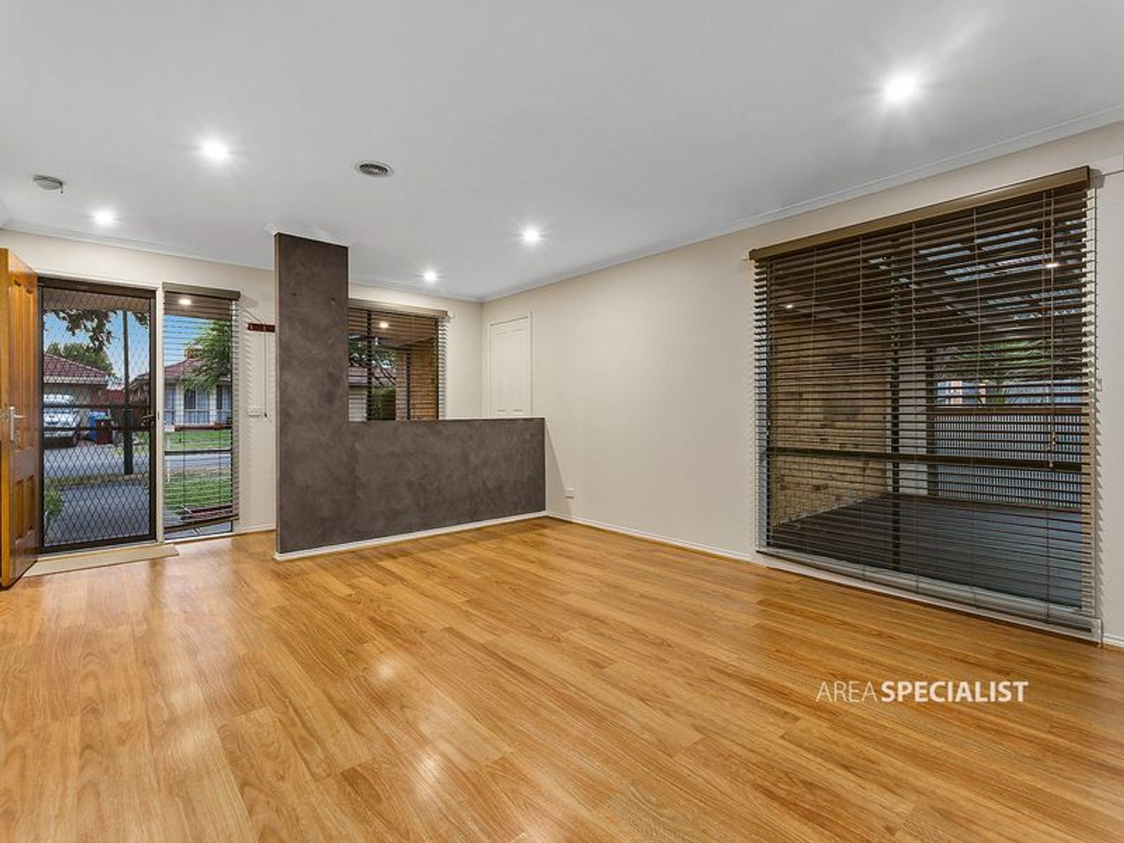 11 Cornwell Crescent, Cranbourne East, VIC 3977, Cranbourne East - Thumbnail 2