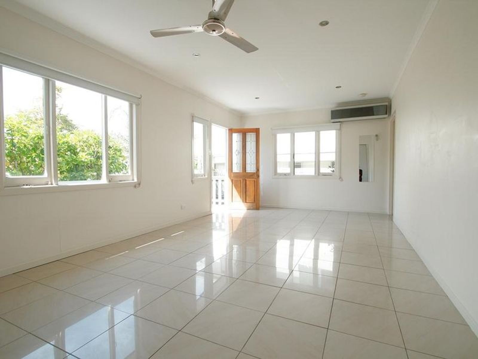 128 Pohlman Street, Southport QLD 4215, Southport - Thumbnail 3