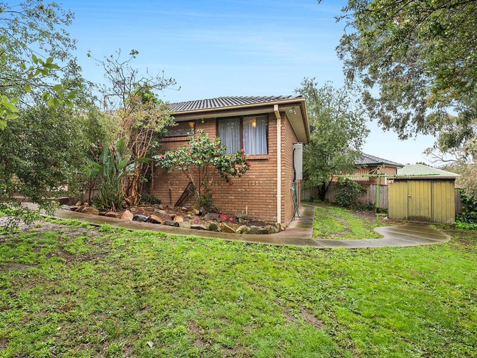 4 Hutchins Avenue, Endeavour Hills, VIC 3802, Endeavour Hills - Thumbnail 2