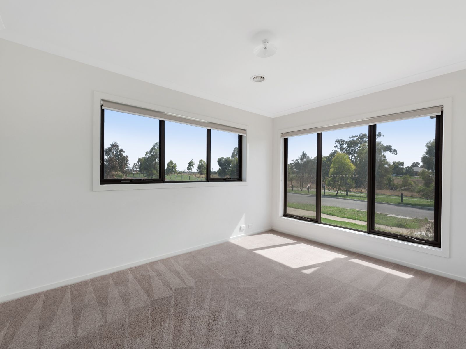 29 Escapade Boulevard, Craigieburn, VIC 3064, Craigieburn - Thumbnail 6