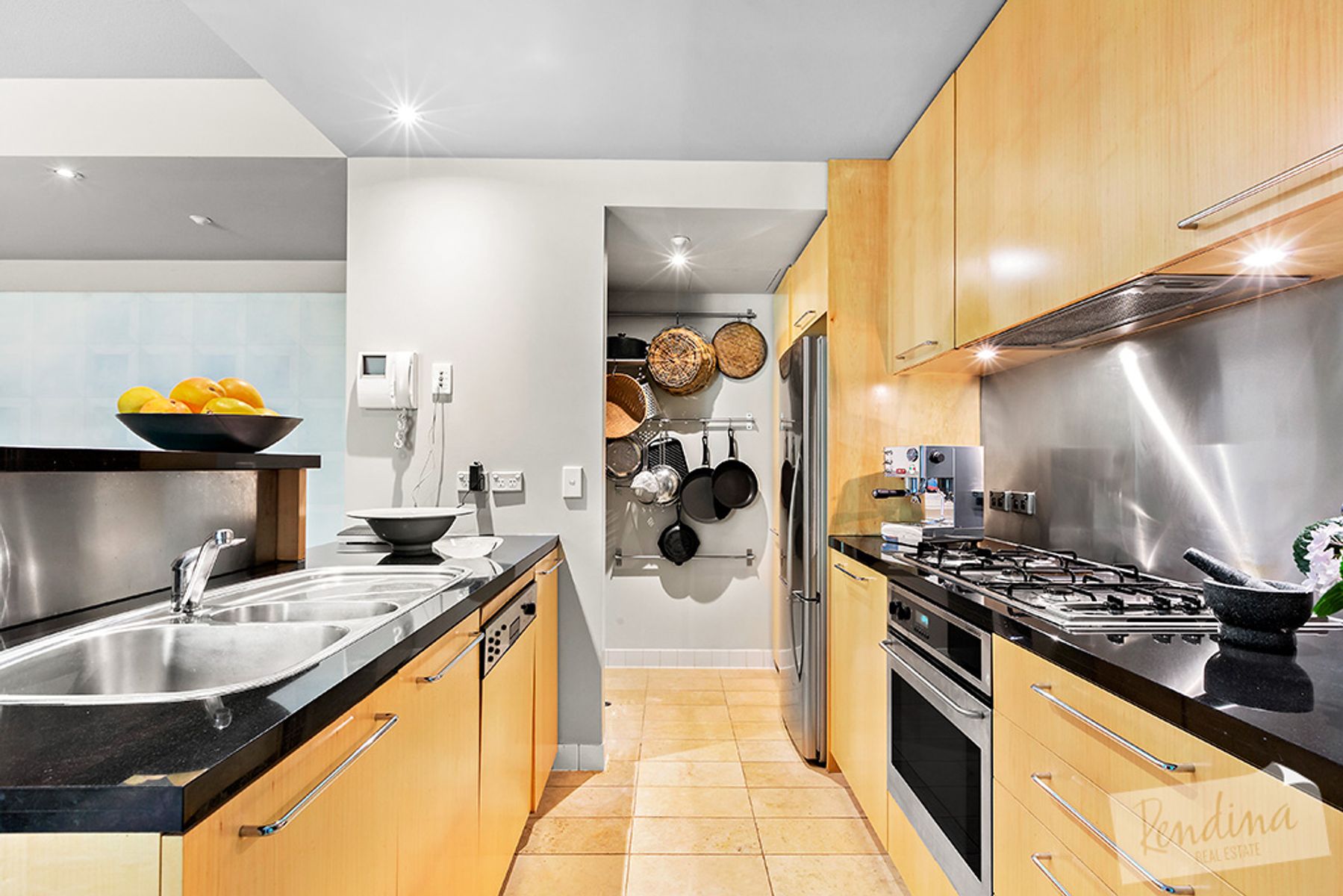 5/228 The Avenue, Parkville - Thumbnail 2