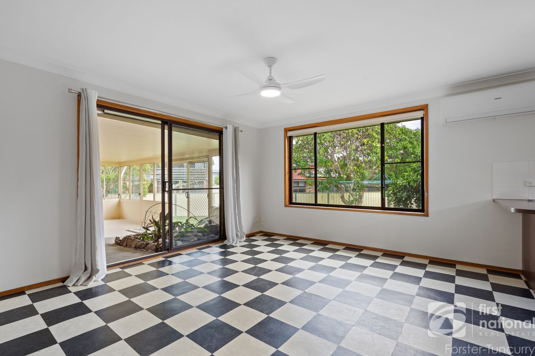8 Annette Place, Tuncurry NSW 2428, Tuncurry - Thumbnail 7