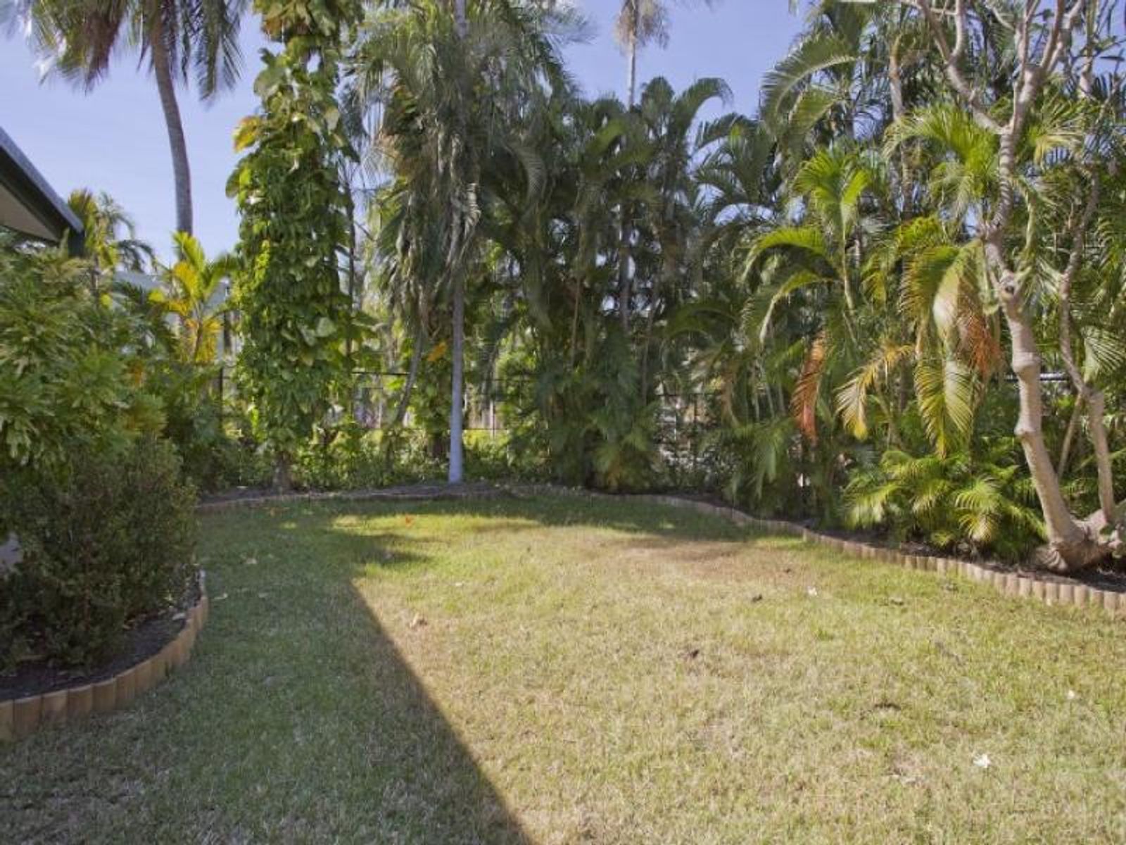 2/138 Dick Ward Drive, Coconut Grove NT 0810, Coconut Grove - Thumbnail 2