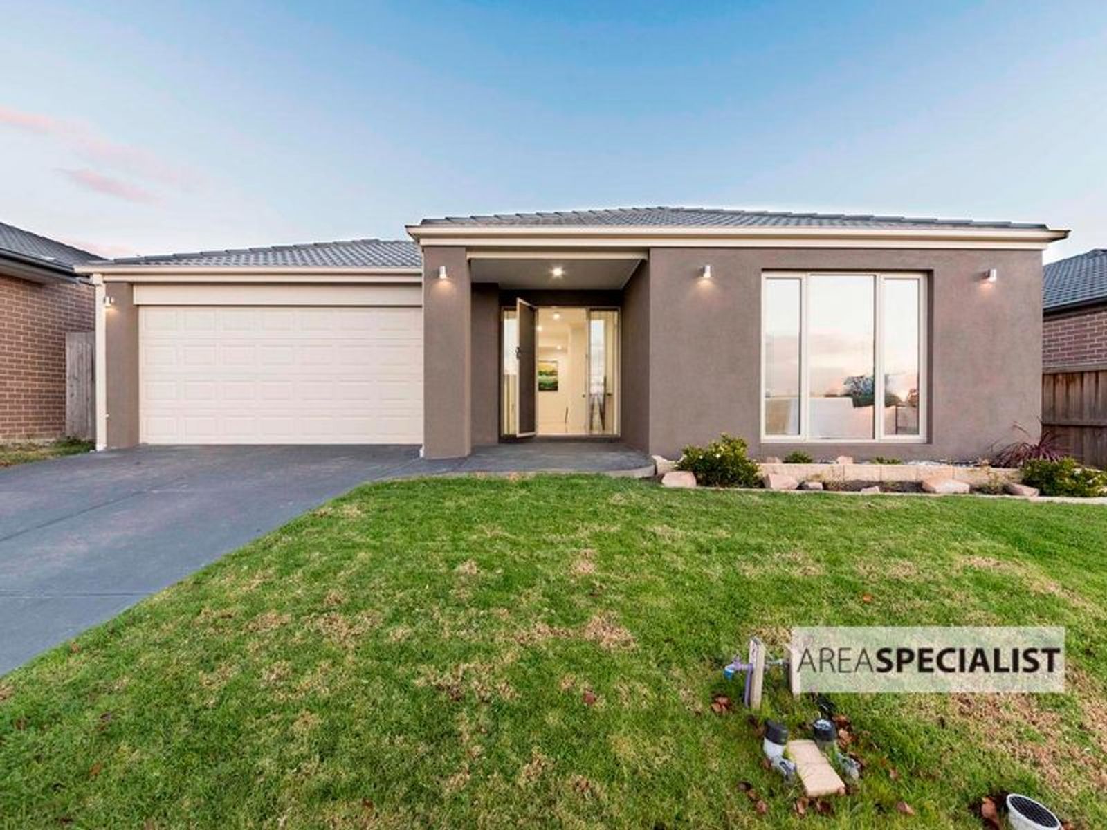 10 Scenic Avenue, Clyde, VIC 3978