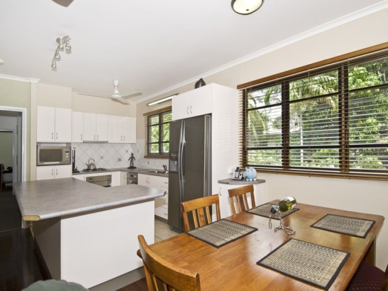 94 Rocklands Drive, Tiwi NT 0810, Tiwi - Thumbnail 2