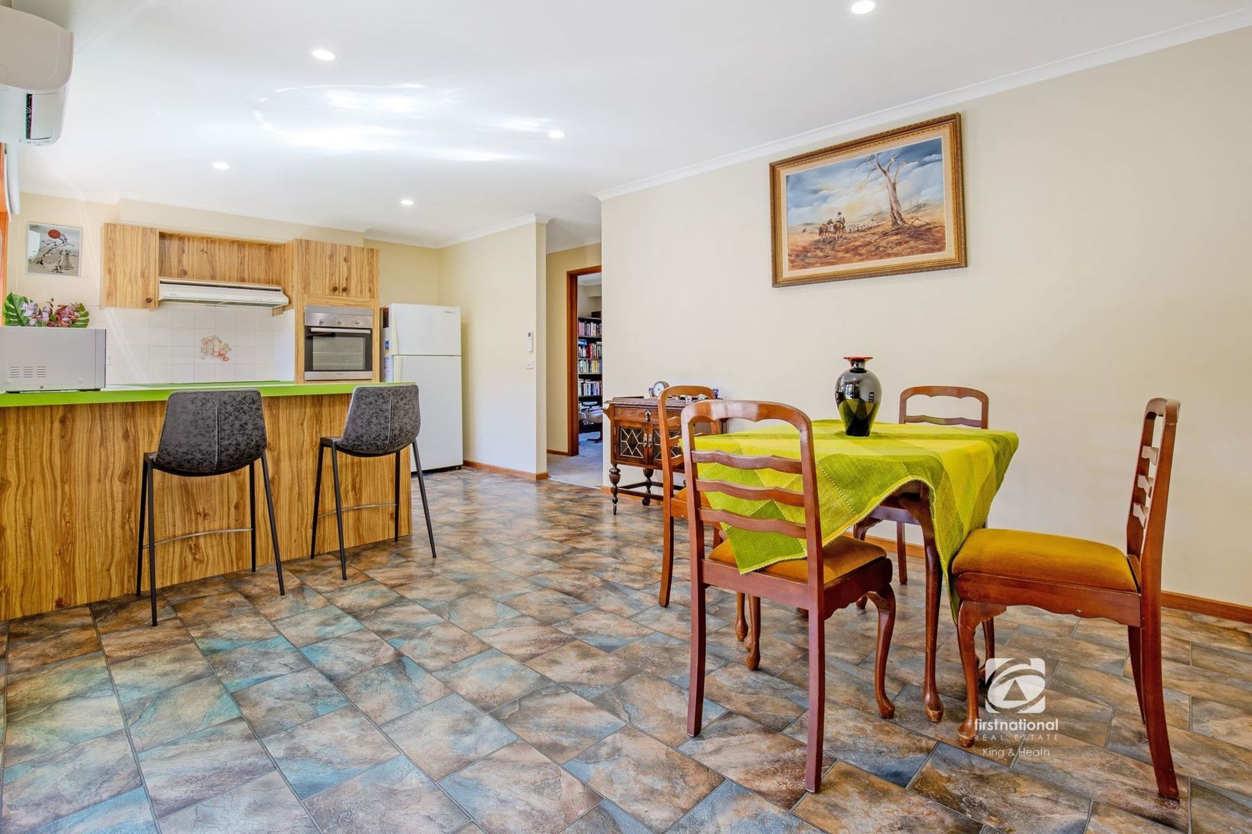 6 May Park Drive, Paynesville VIC 3880, Paynesville - Thumbnail 4
