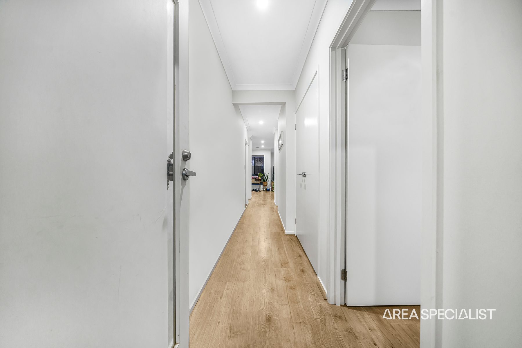 39 Inglewood Drive, Werribee, Werribee - Thumbnail 4