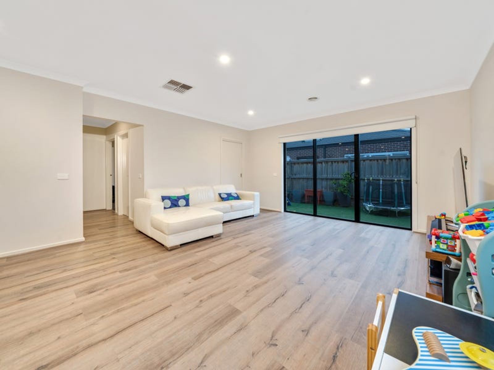 9 Tulk Street, Berwick, VIC 3806, Berwick - Thumbnail 8
