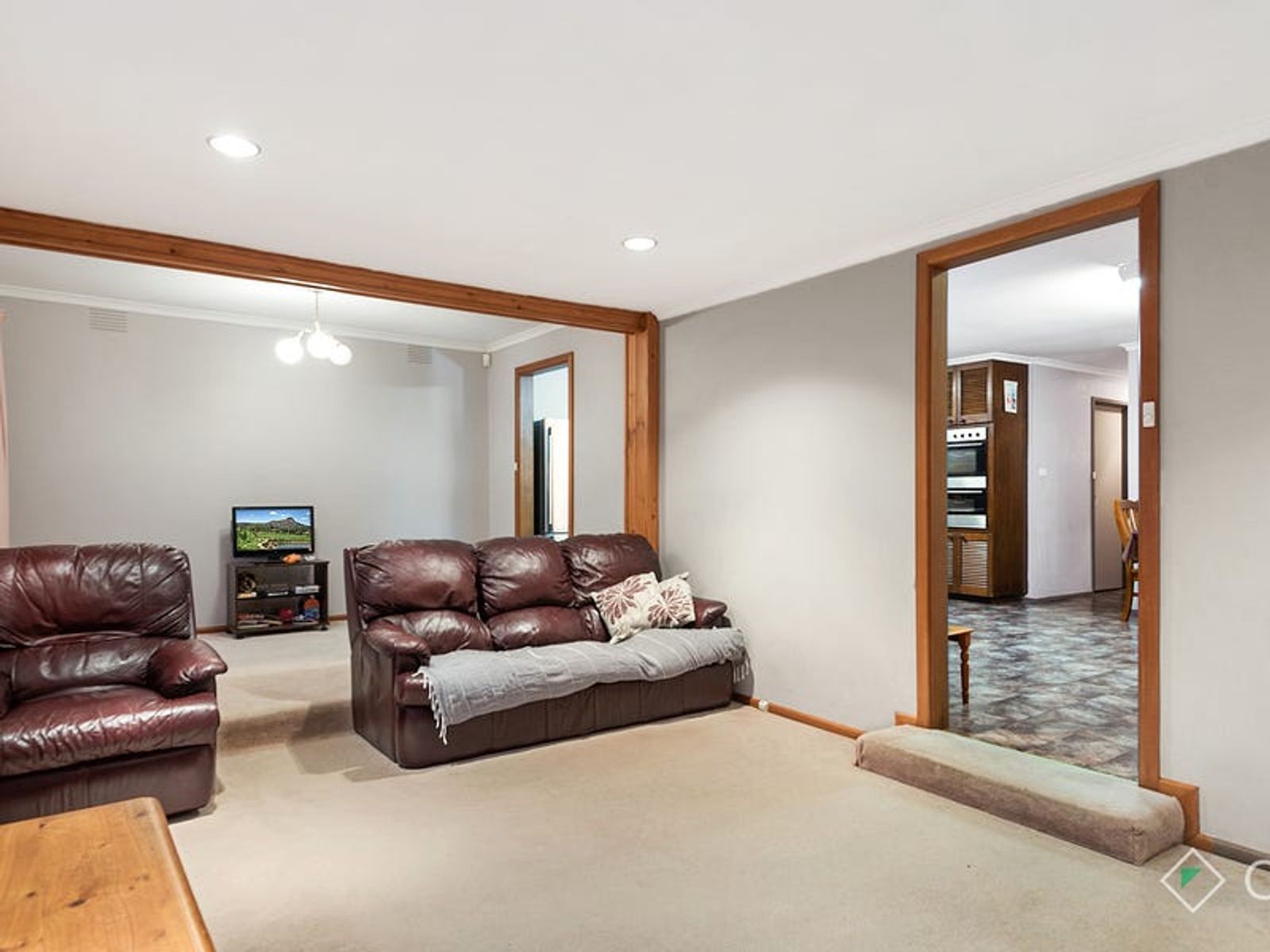 11 Robert Molyneux Avenue, Endeavour Hills, VIC 3802, Endeavour Hills - Thumbnail 2