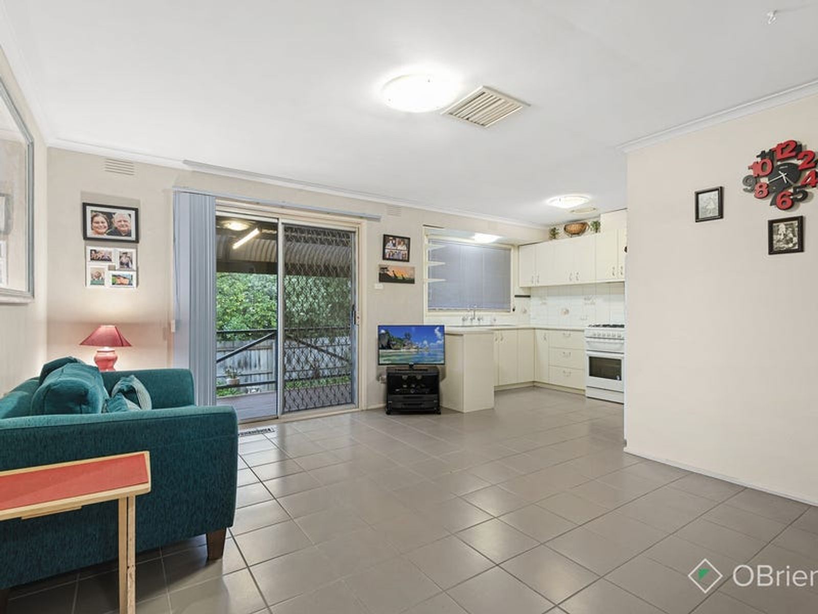 11 Hughes Close, Endeavour Hills, VIC 3802, Endeavour Hills - Thumbnail 3
