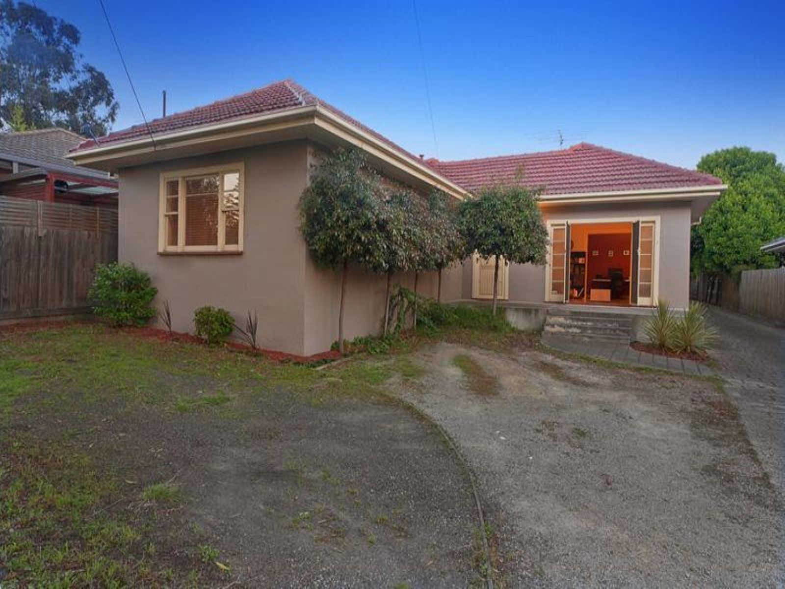 1/15 Waratah Street, West Footscray - Thumbnail 2