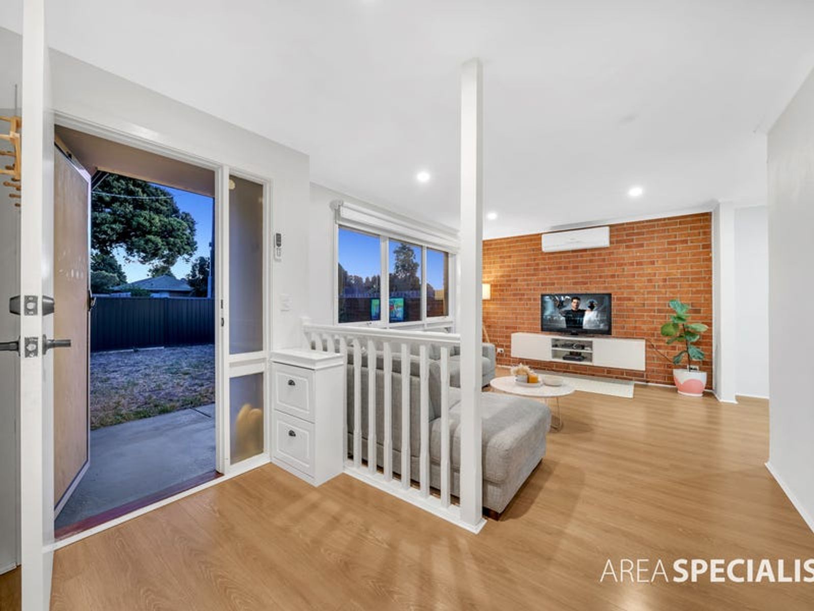 1/153 Fordholm Road, Hampton Park, VIC 3976, Hampton Park - Thumbnail 2