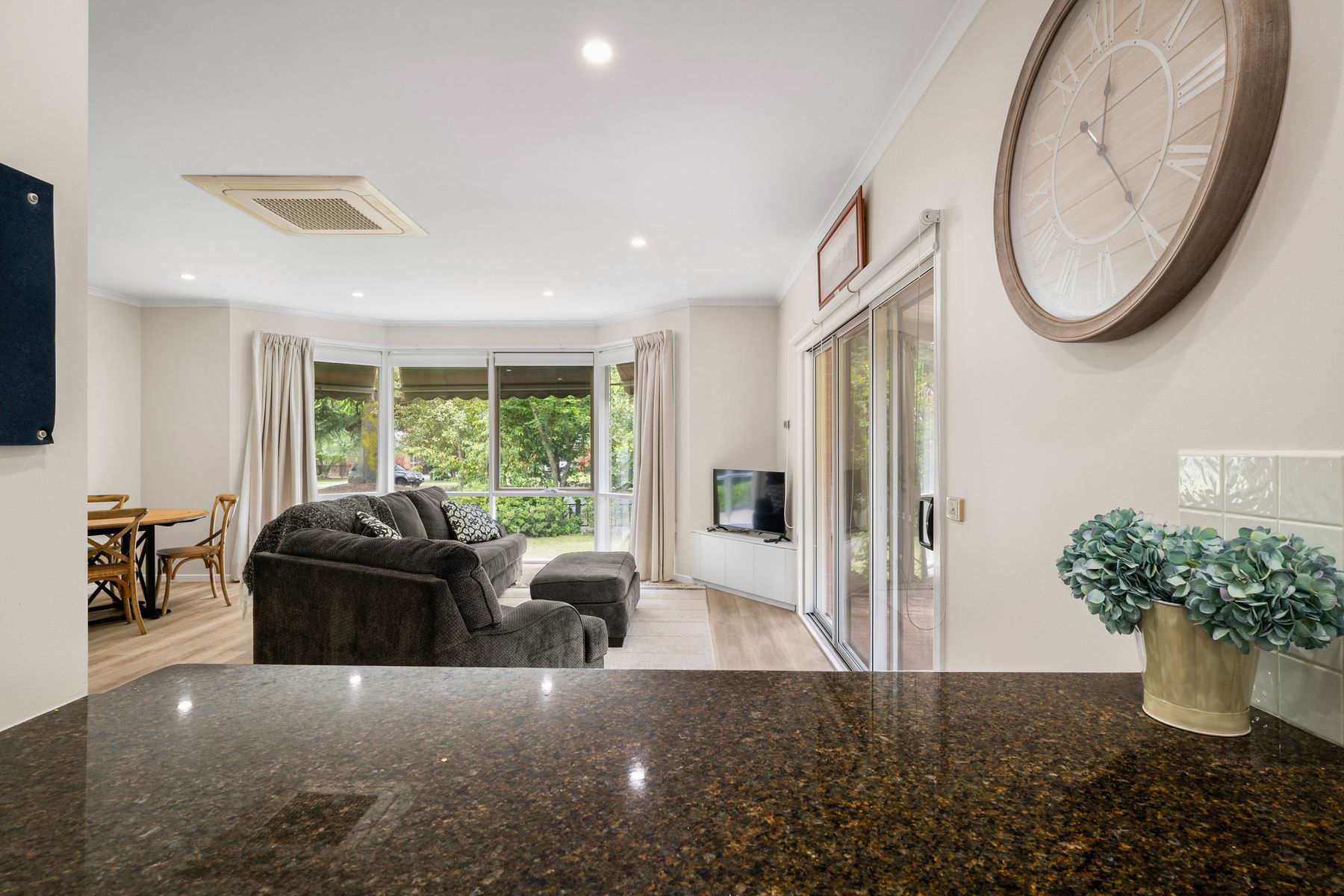 98 Delany Avenue, Bright VIC 3741, Bright - Thumbnail 6