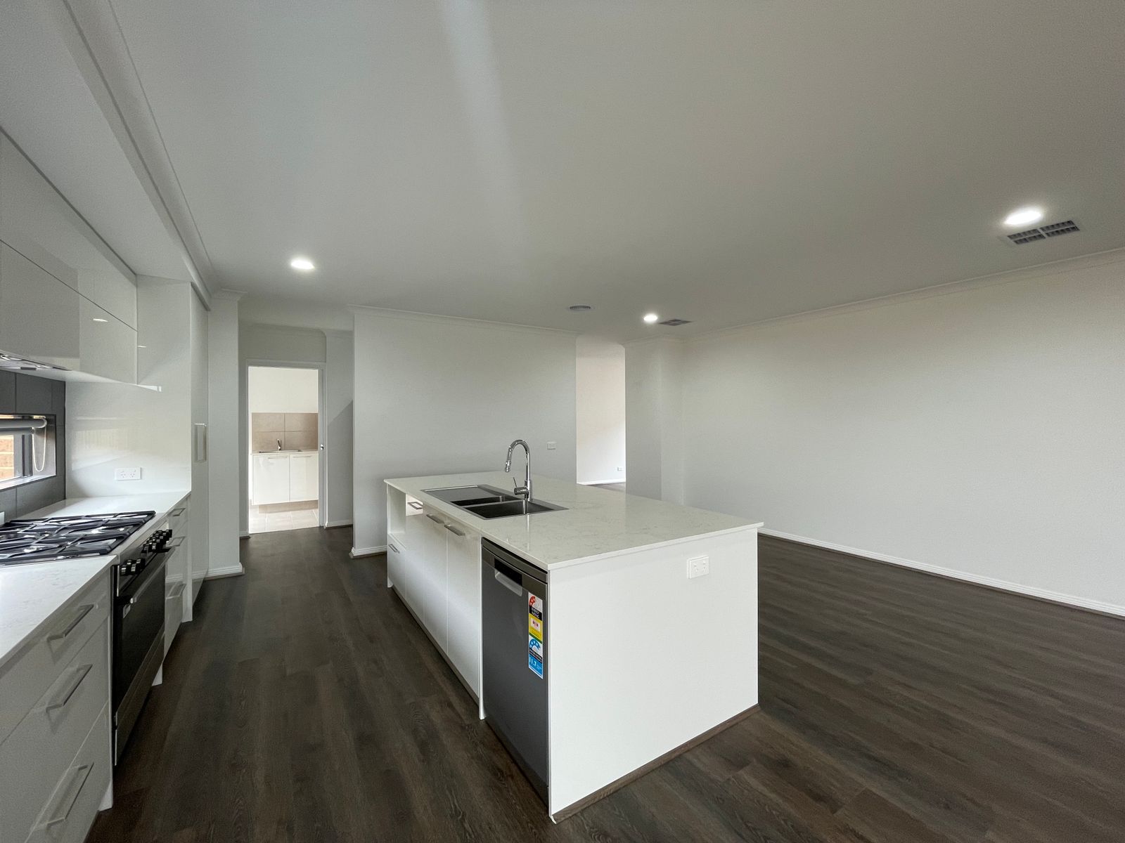 182 Saric Street, Fraser Rise VIC 3336, Fraser Rise - Thumbnail 4