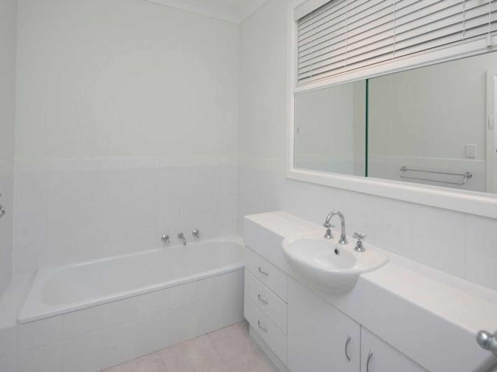 8 Sarona Street, Dandenong, VIC 3175, Dandenong - Thumbnail 2