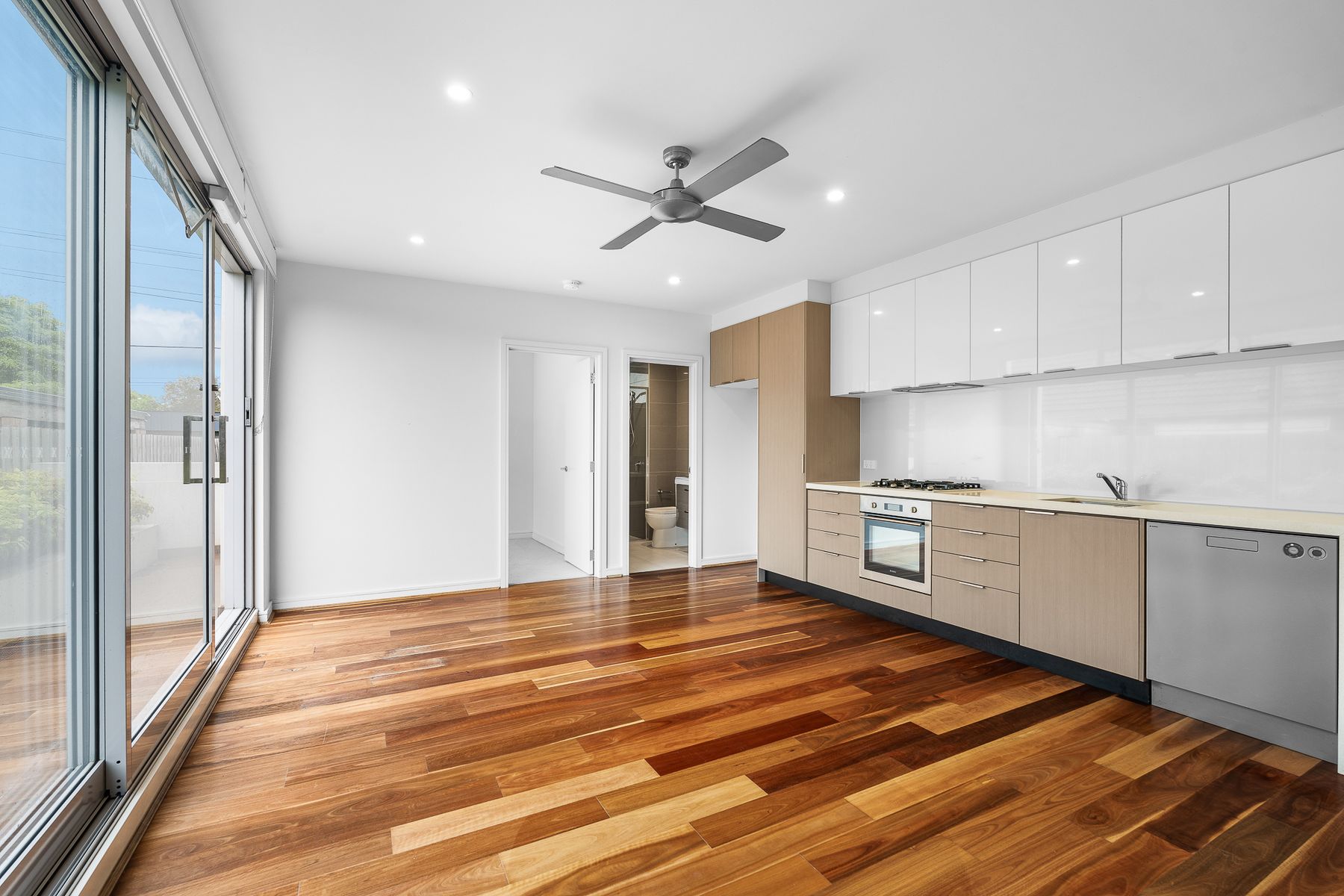 109/326, Burwood - Thumbnail 3