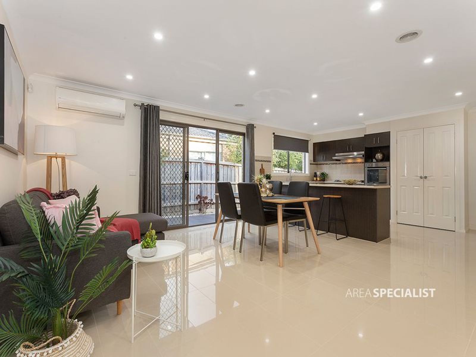 45 John Russell Road, Cranbourne West, VIC 3977, Cranbourne West - Thumbnail 4