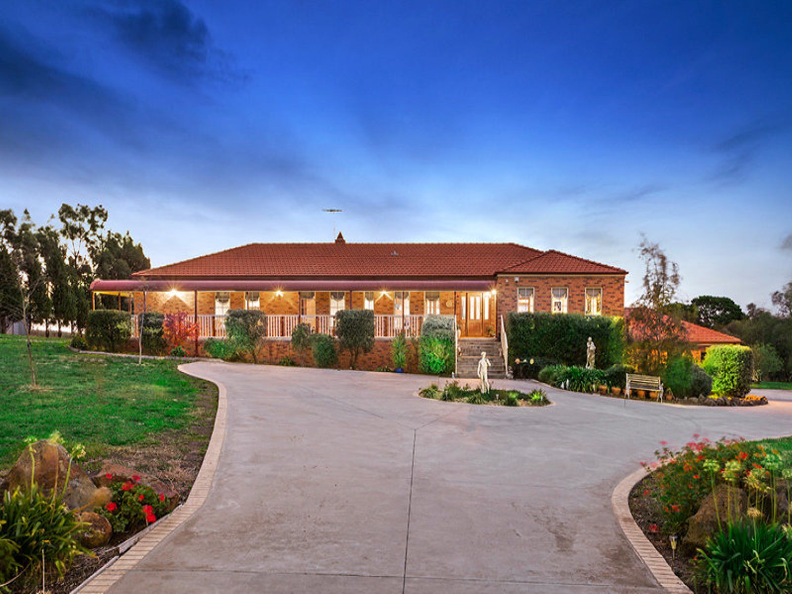95 Summit Drive, Mickleham - Thumbnail 2