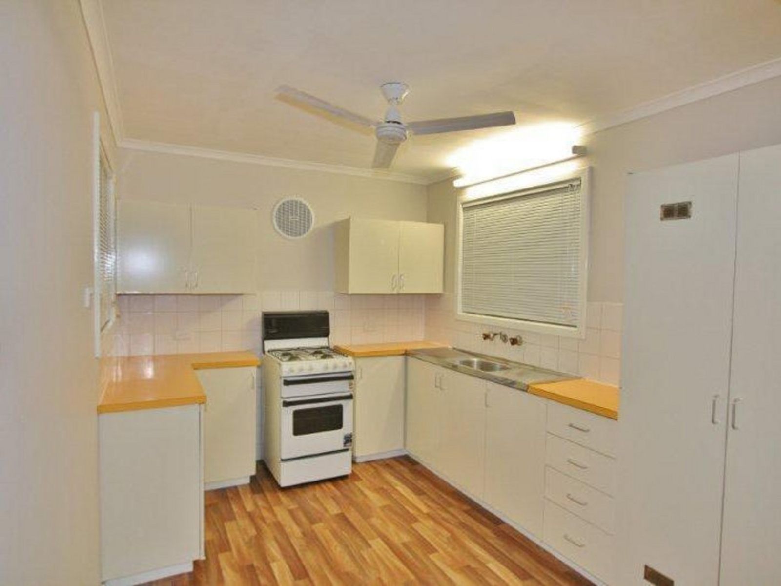 4F Wotherspoon Road, Millars Well WA 6714, Millars Well - Thumbnail 4