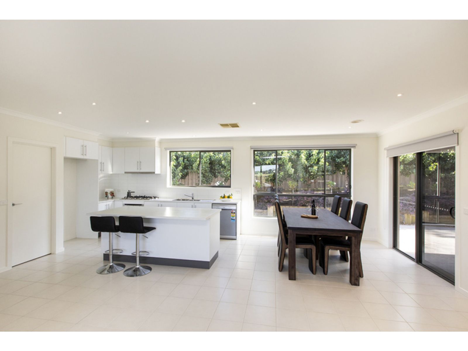 71 Dawson Drive, Warragul, VIC 3820, Warragul - Thumbnail 3