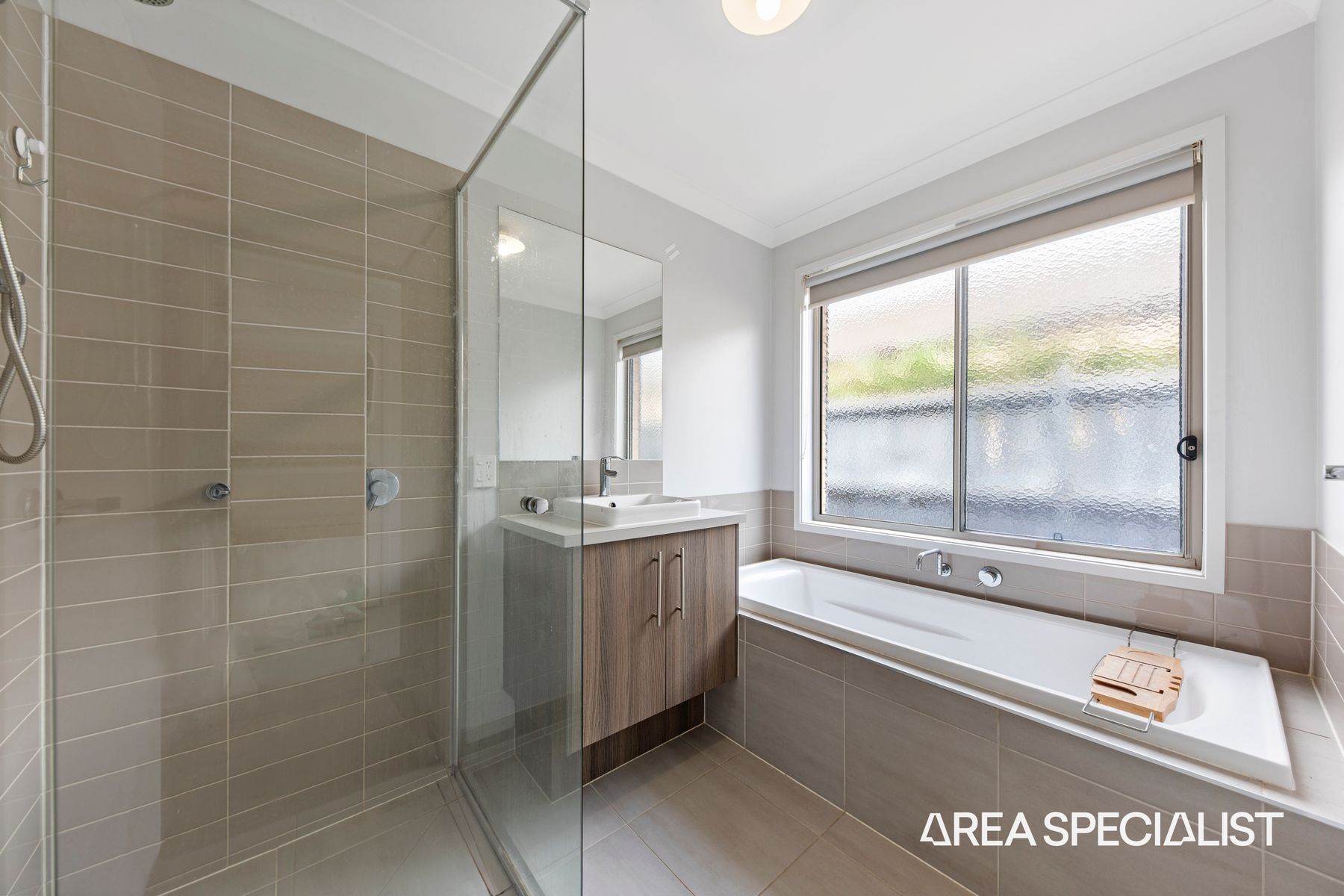 34 Brocker Street, Clyde North, VIC 3978, Clyde North - Thumbnail 8