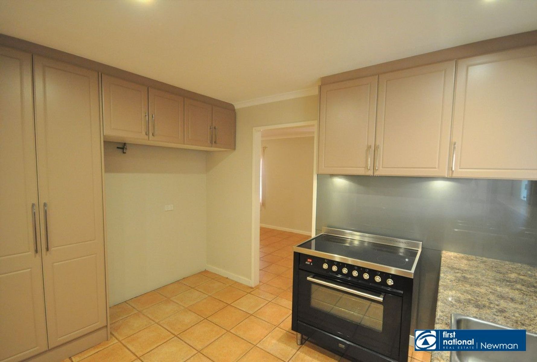 32 Giles Avenue, Newman WA 6753, Newman - Thumbnail 3