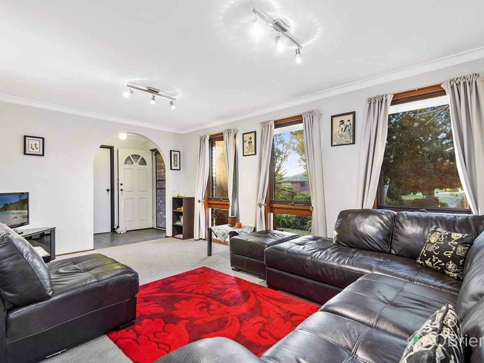 23 Eildon Road, Endeavour Hills, VIC 3802, Endeavour Hills - Thumbnail 2