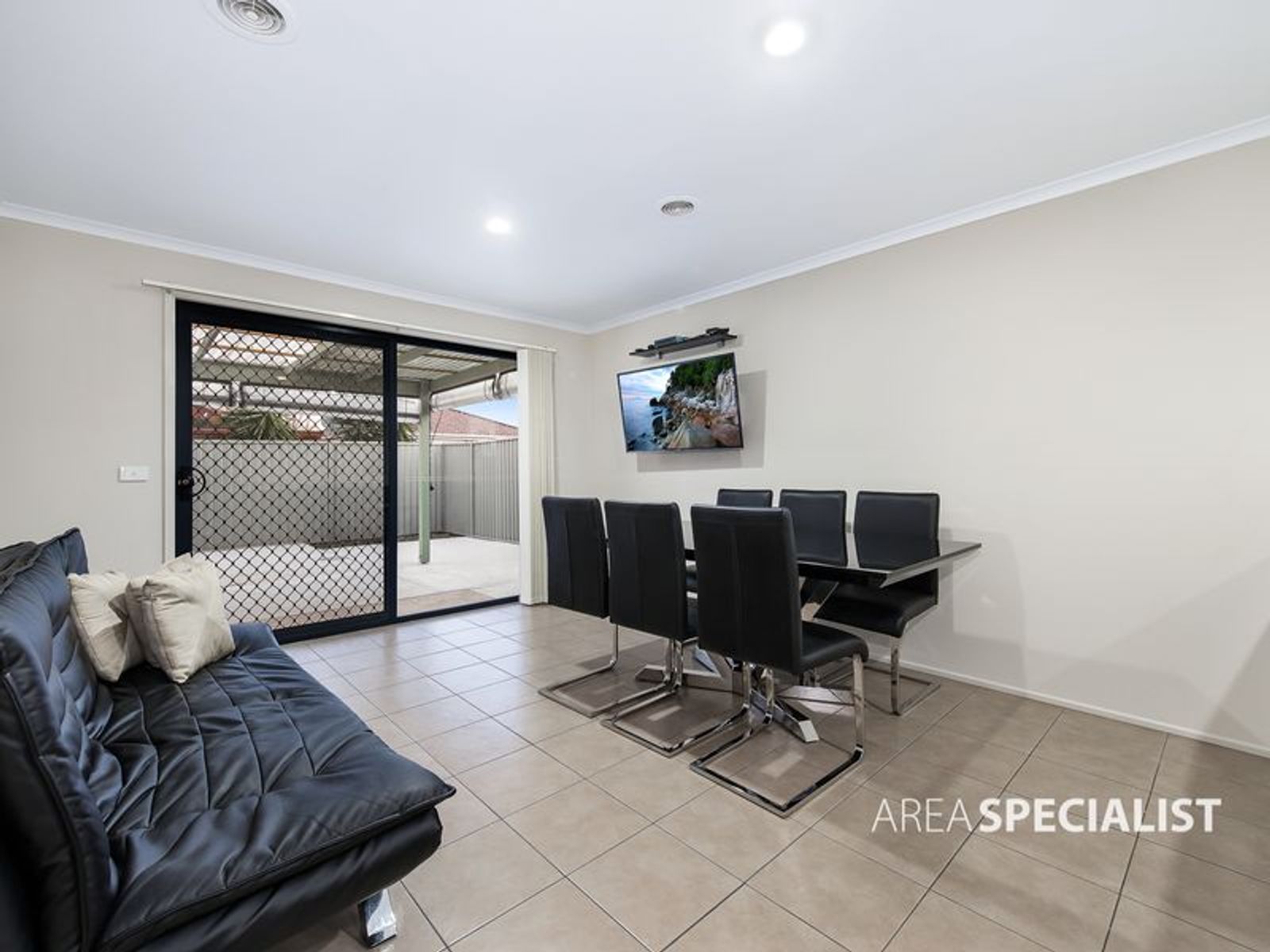 13 Tyndall Street, Cranbourne East, VIC 3977, Cranbourne East - Thumbnail 5