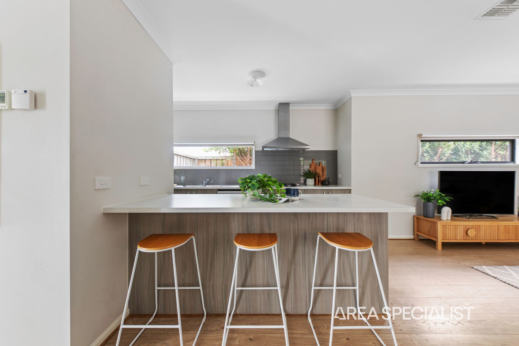 16 Mossey Crescent, Cranbourne East, VIC 3977, Cranbourne East - Thumbnail 5