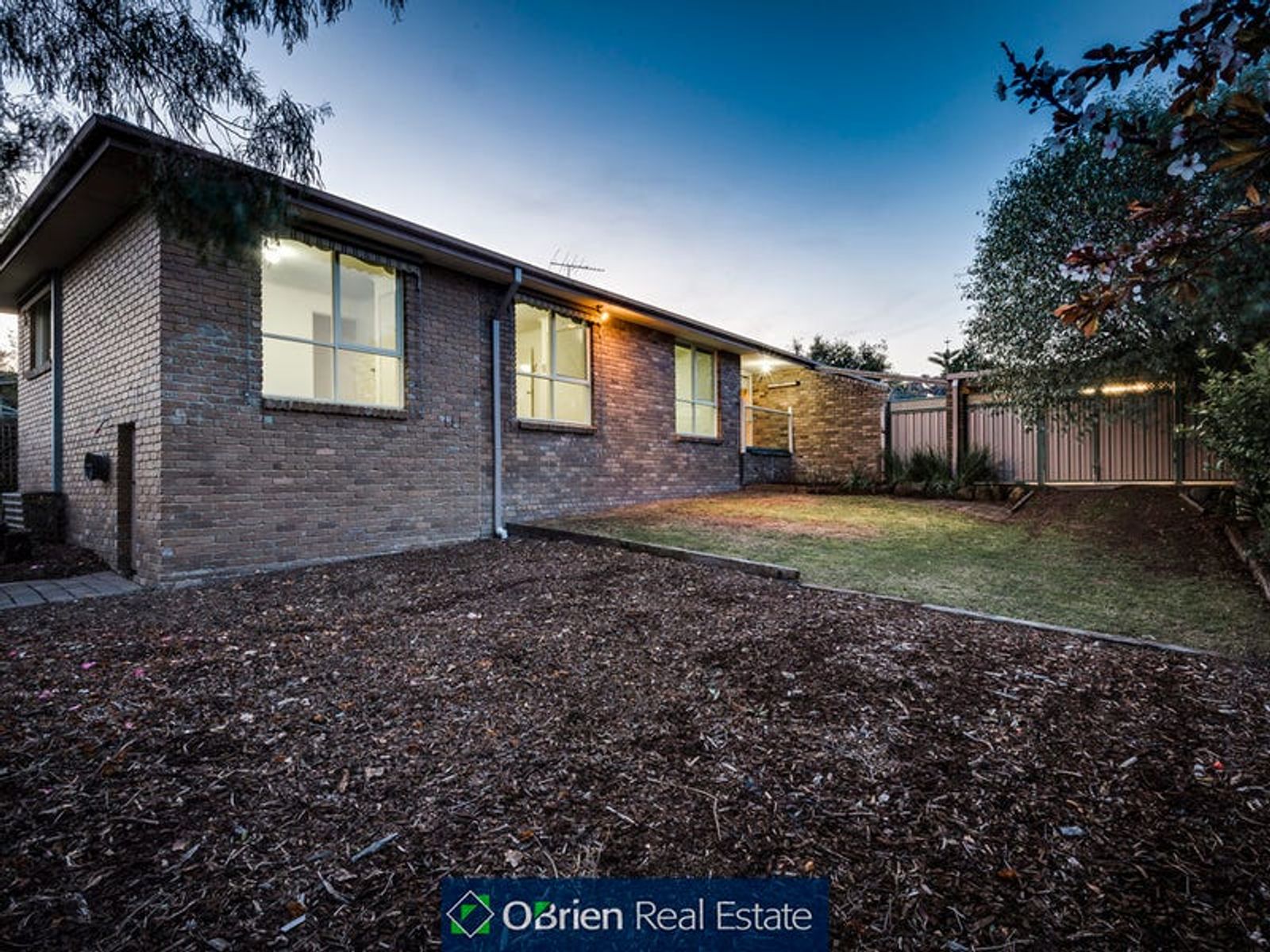 8 Hutchins Avenue, Endeavour Hills, VIC 3802, Endeavour Hills - Thumbnail 7