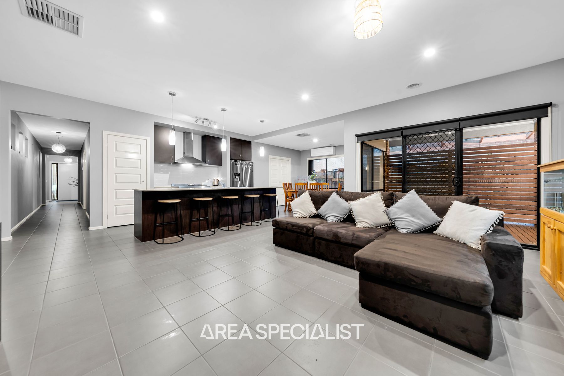 15 Chedword Road, Cranbourne North, VIC 3977, Cranbourne North - Thumbnail 3